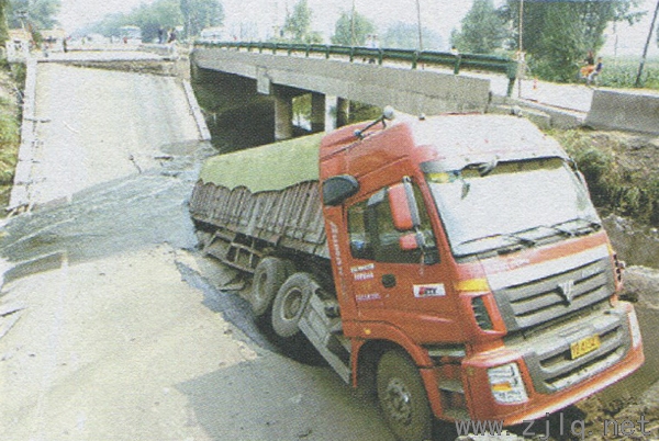 太原柳林橋被183噸重車（chē）壓（yā）塌（tā）