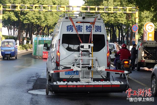 湖南衡（héng）陽（yáng）利用探地雷達車對路麵檢測，城市道路（lù）塌（tā）陷（xiàn）隱患基本排（pái）除