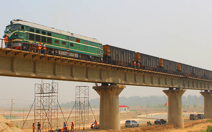 西柏坡（pō）熱電廠鐵路（lù）橋檢測